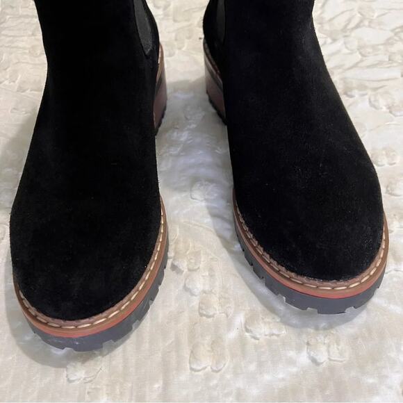 Bertuchi Black Suede Booties Size 39 - Picture 3 of 10